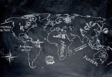 sınıf tahtası üzerinde dünya…