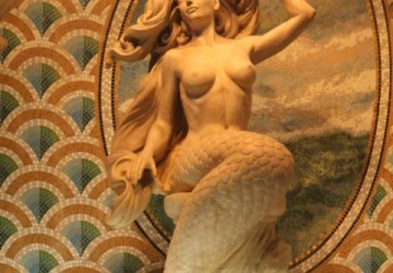 oturan deniz kızı heykeli